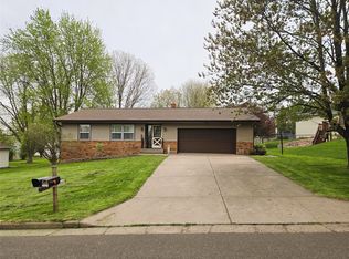 910 Mission Dr, Rice Lake, WI 54868