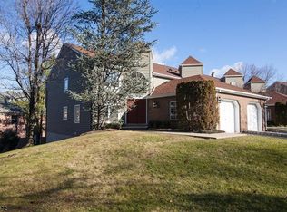 14 Fells Manor Rd, Caldwell, NJ 07006