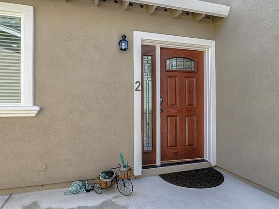 3rd image of 879 Linda Vista Ave #A