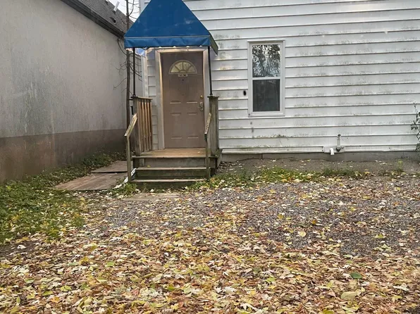 567 Woolwich St #6, Guelph, ON N1H 3Y4
