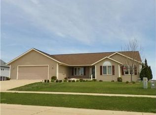 3615 Raccoon Ridge Rd SW, Cedar Rapids, IA 52404