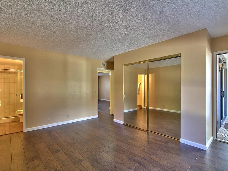 500 Glenwood Cir #413 — Photo 5