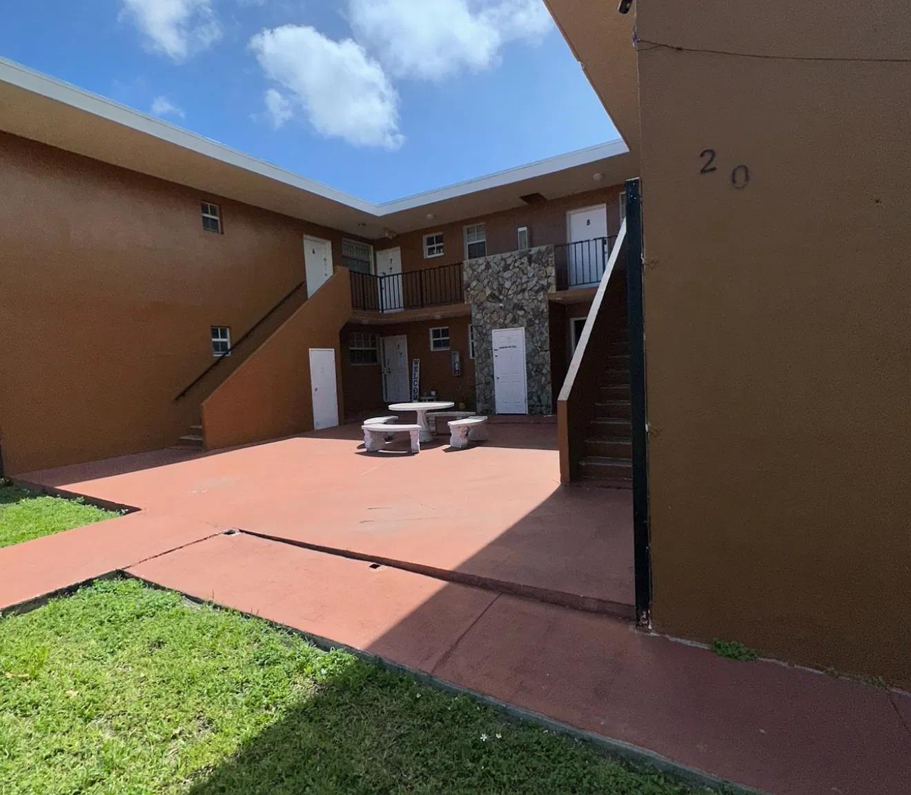 1 bed, 650 sqft, $1,600 — Photo 2