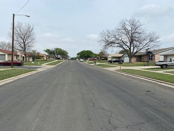 5th image of 1714 Becker Dr