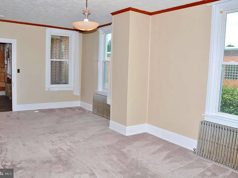 33 W Forrest Ave — Photo 22
