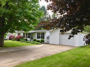 8 Chestnut St, Mount Jewett, PA 16740