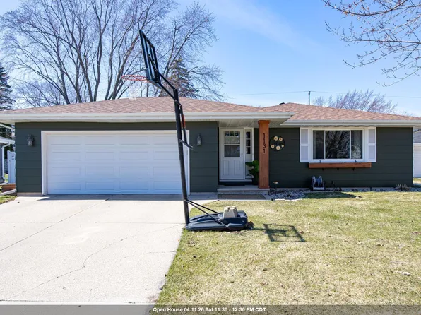 1131 Honeysuckle Ln, Neenah, WI 54956