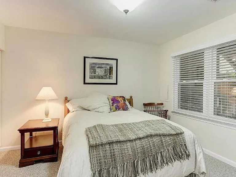 7418 Crestberry Ln — Photo 18