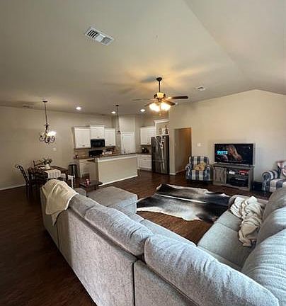 2nd image of 6810 Oakridge Ave #A