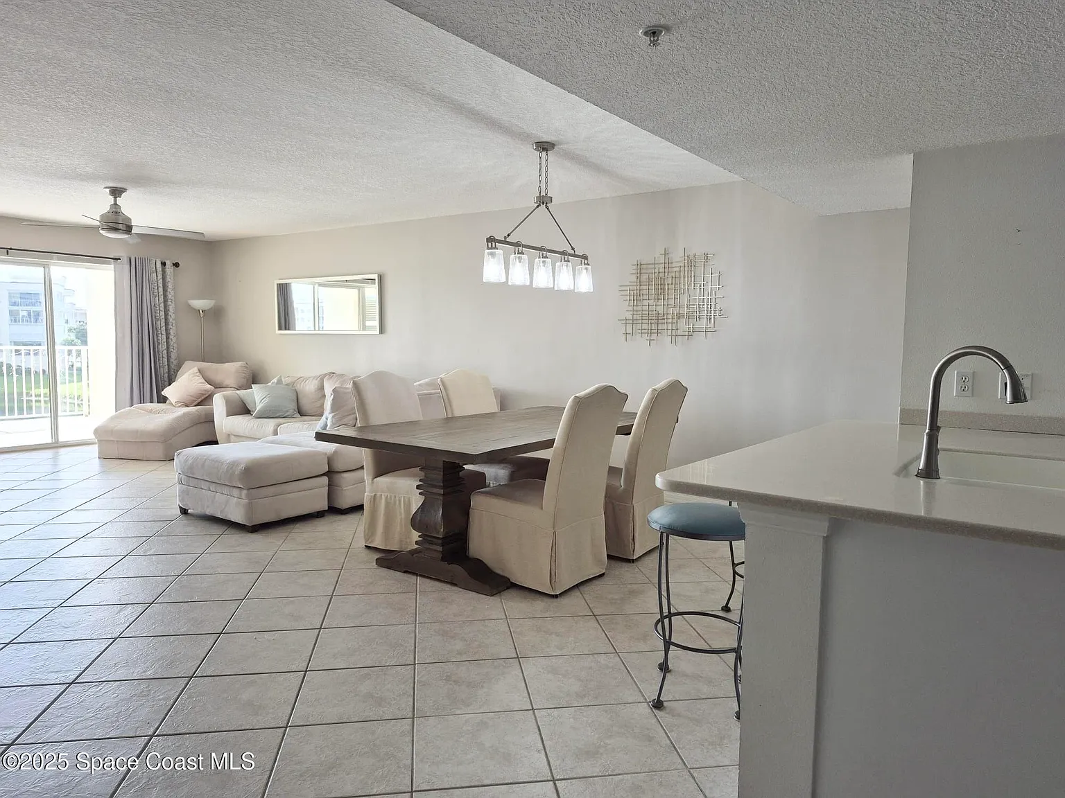 2 bed, 2.0 bath, 1828 sqft, $3,000 — Photo 3