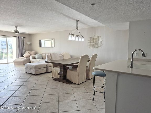 3rd image of 8921 Lake Dr 304