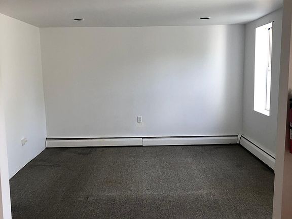 5th image of 360 Southard Ave #3