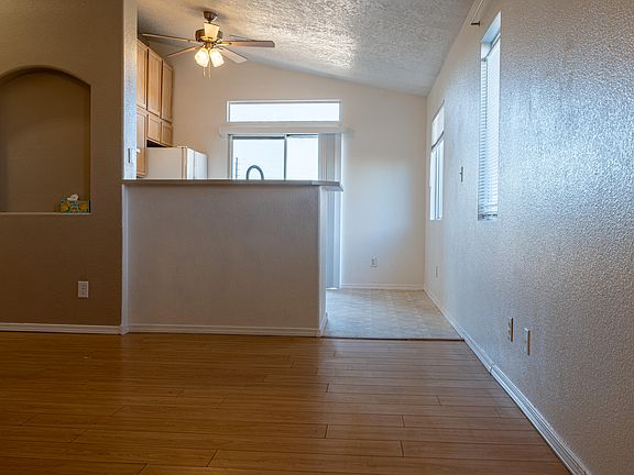4th image of 9901 Lauren Ave SW