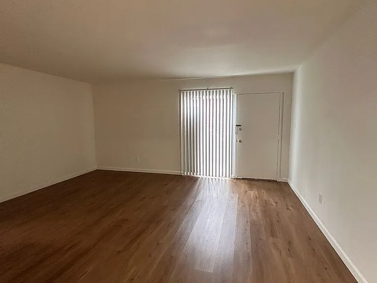 11809 Birch Ave — Photo 10
