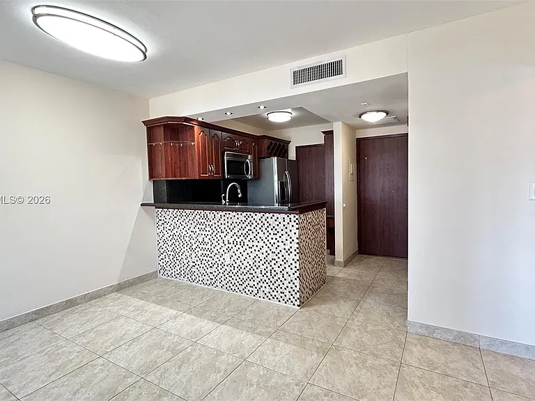 2899 Collins Ave #938 — Photo 2
