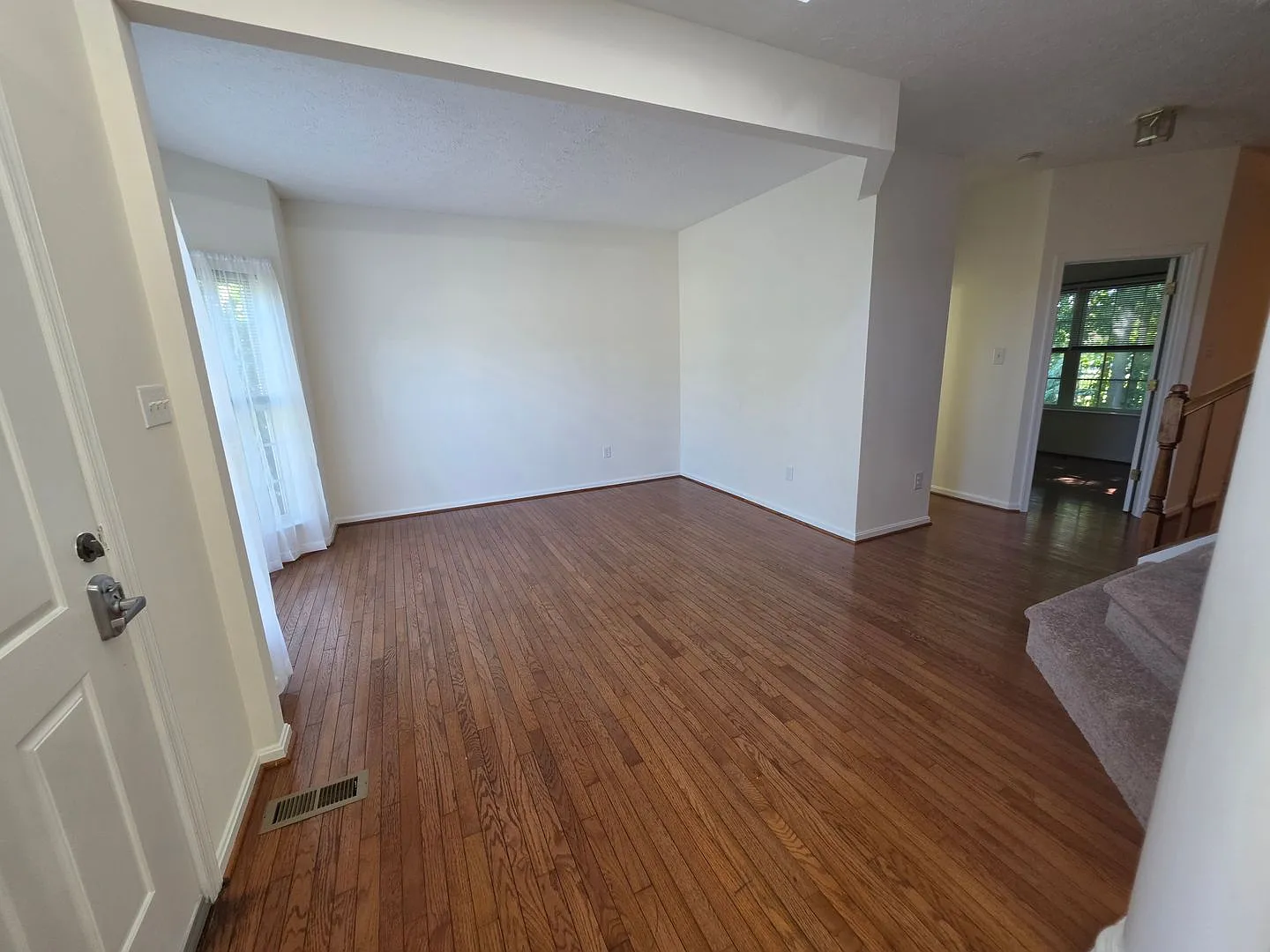 Exceptional 4-Bedroom Luxury Home in Aberdeen Spacious, Updated & Full of Character! — Photo 4