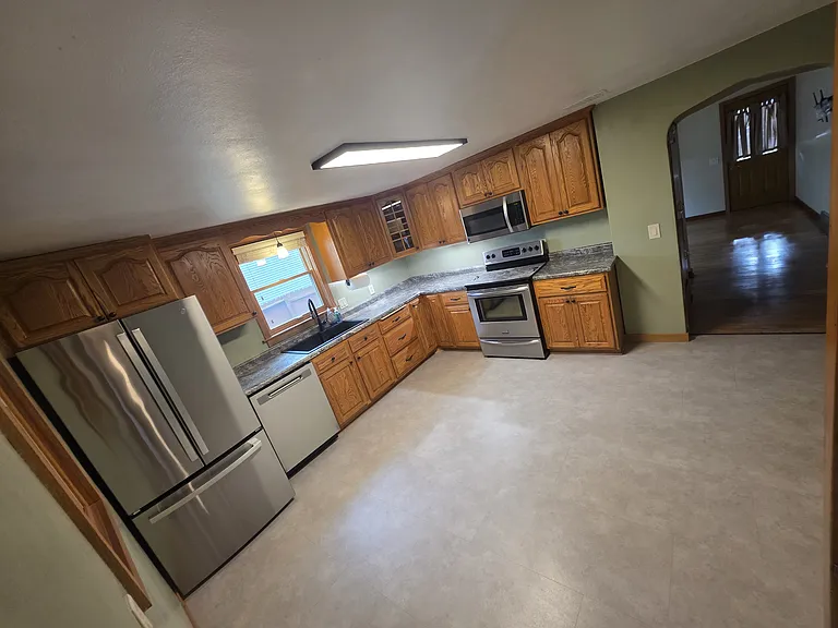 546 Hubbell St — Photo 7