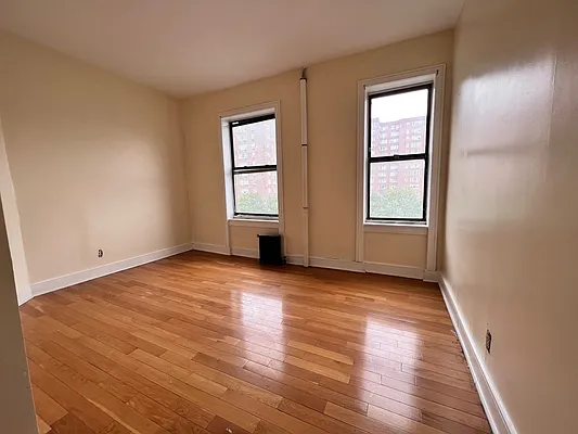 Rented by EXR | media 14