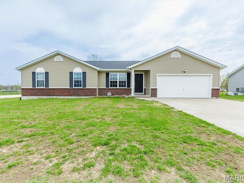 1st image of 90 Willow Springs Dr