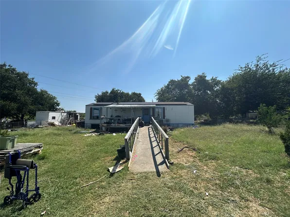 3005 Robin Rd, Joshua, TX 76058