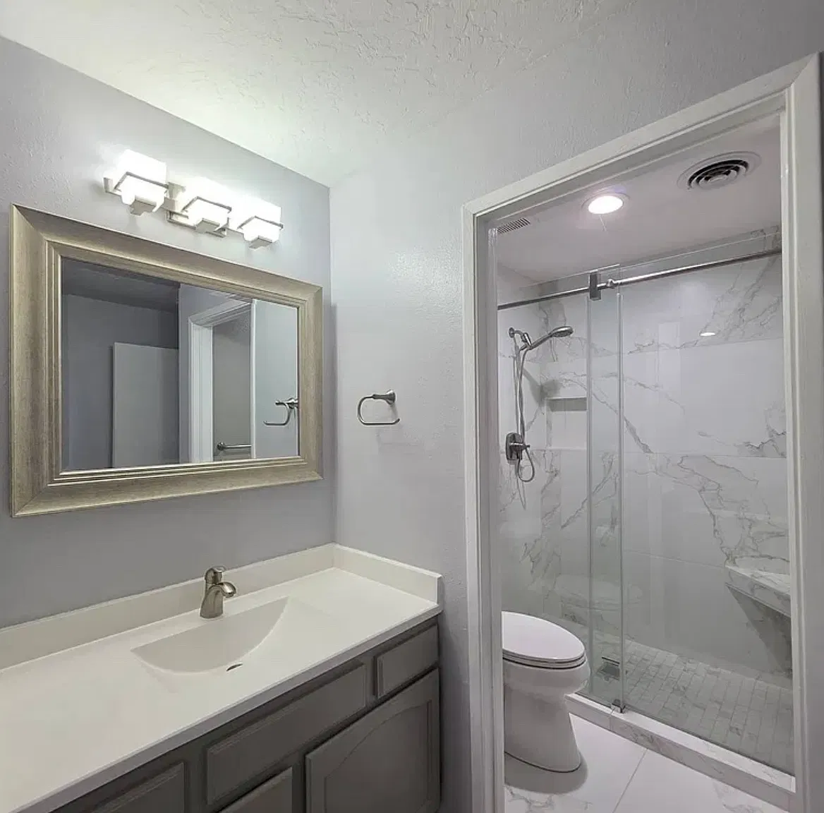3 bed, 1289 sqft, $1,995 — Photo 4