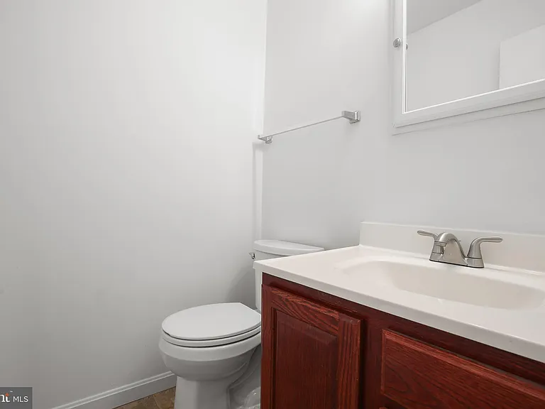 803 Grafton St — Photo 17