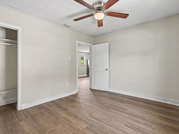 4th image of 5105 N Rohn Ave #5105