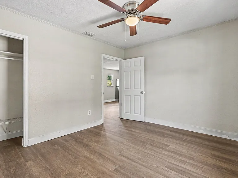 5105 N Rohn Ave #5105 — Photo 4