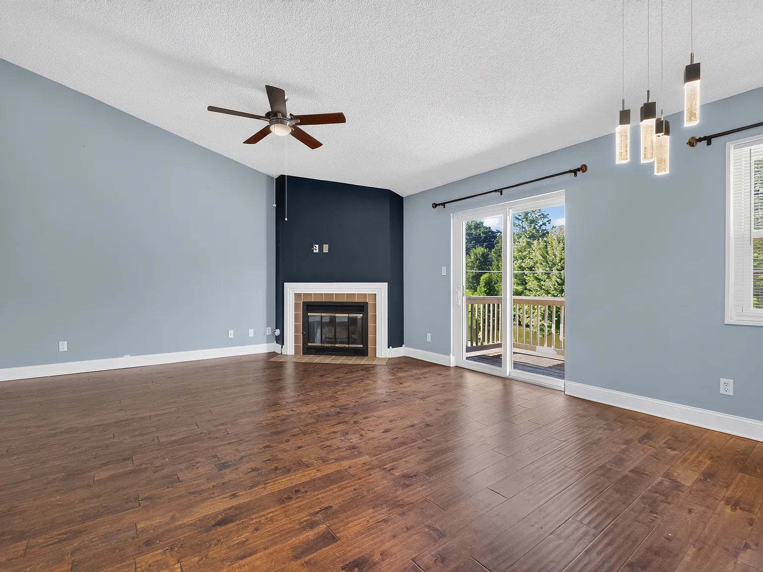 8955 Wrenwood Ln — Photo 2