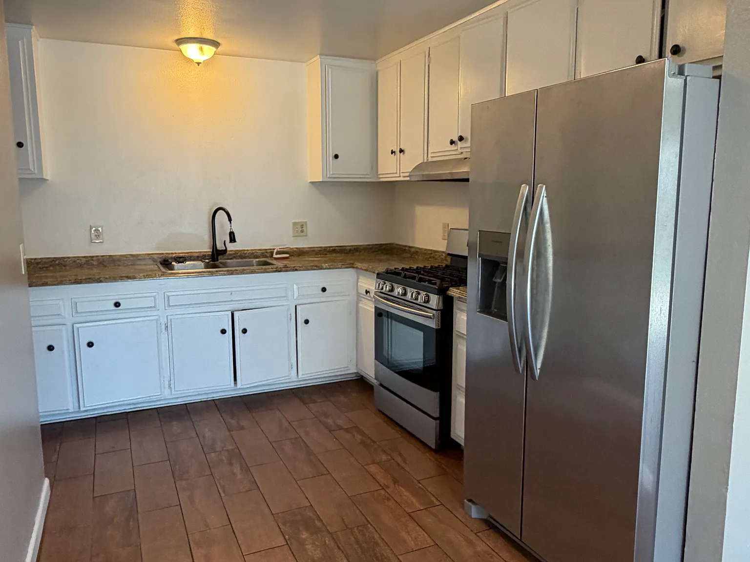 2129 W Brownwood Ave — Photo 4