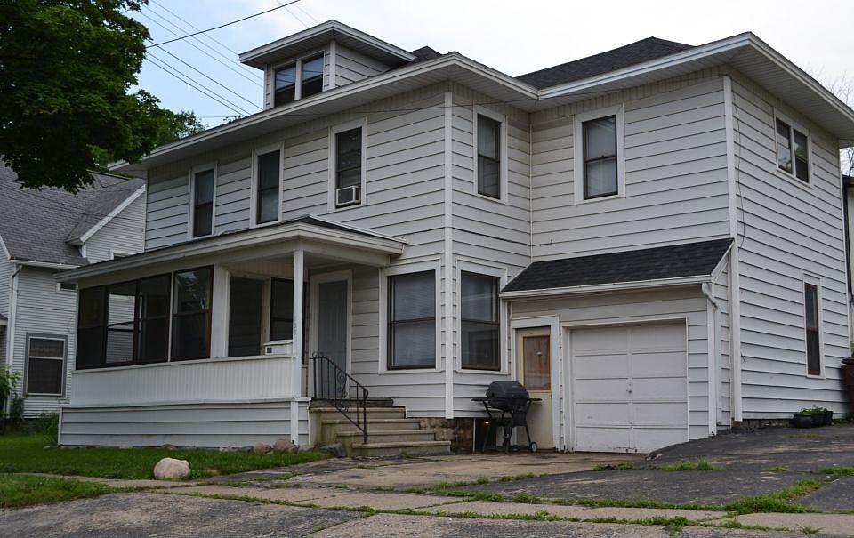 1st image of 108 E Barnes Ave
