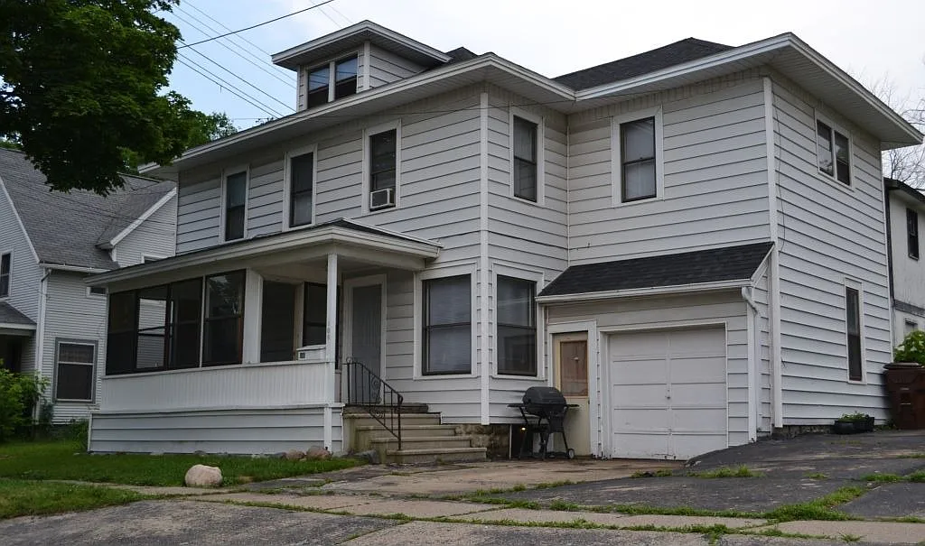 108 E Barnes Ave photo 1