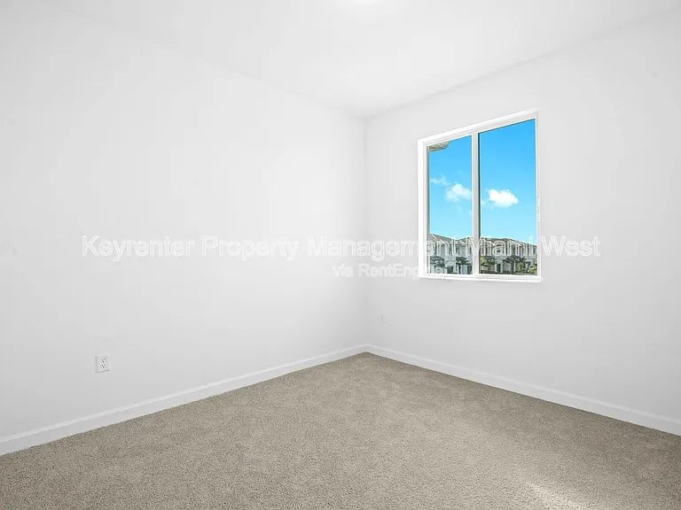 1385 SE 7th Ter — Photo 21