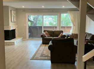 6 Park Crest Ct APT B, Novato, CA