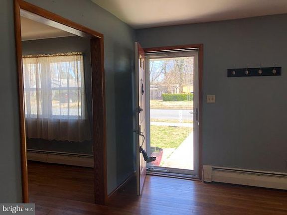 4th image of 812 W Ivy Dr