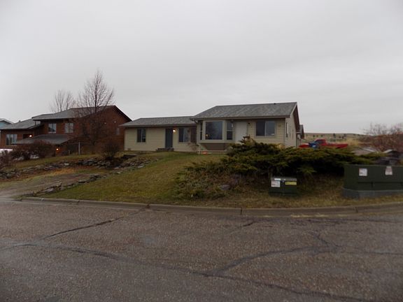 3rd image of 509 22nd Ave W #1