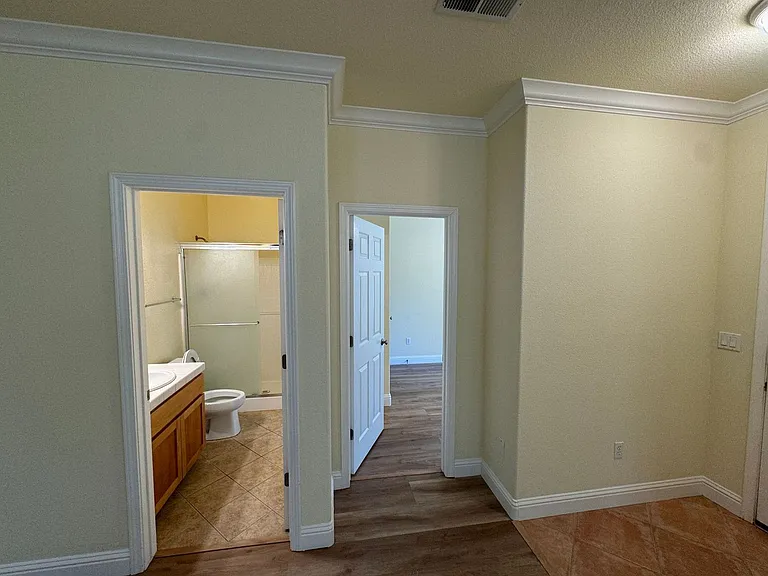 2315 Glacier Pl #B — Photo 6