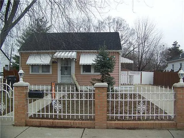 1501 N Exeter Ave photo 1