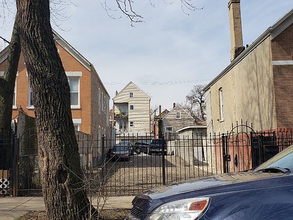 3rd image of 2338 S Trumbull Ave