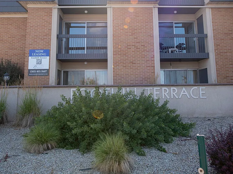 Foothill Terrace — Photo 33