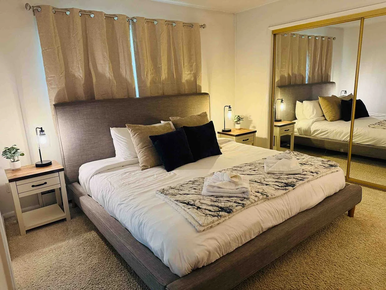 6 bed, $5,040 — Photo 3