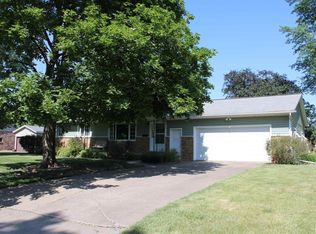 11711 6th St, Milan, IL 61264