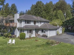 245 Windmill Ln, Eureka, CA 95503