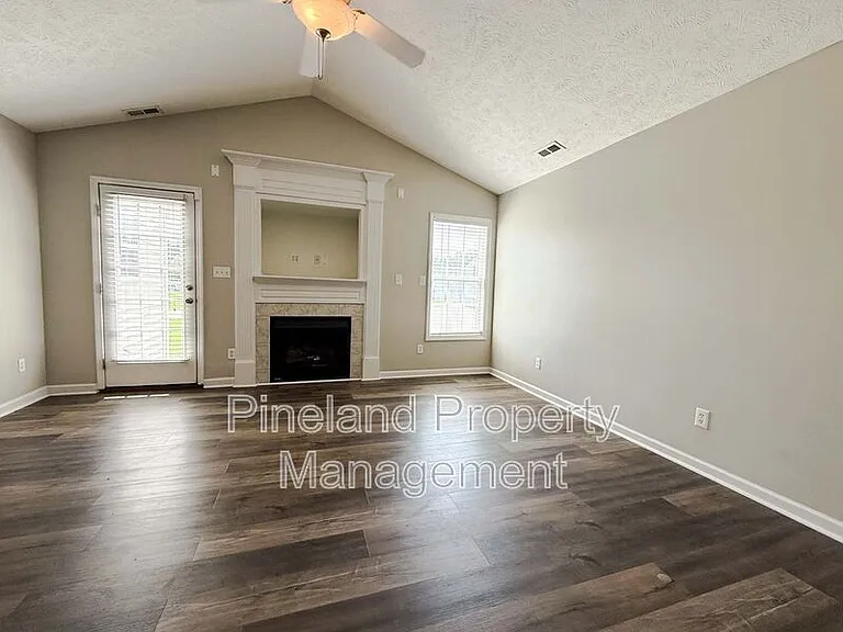225 Shakerstone Dr — Photo 7