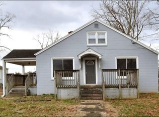 746 Clemmonsville Cir, Winston Salem, NC 27107