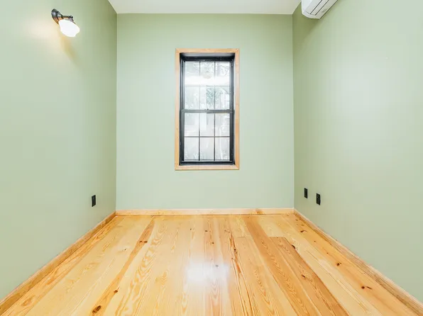 208 Starr Street image 8 of 17