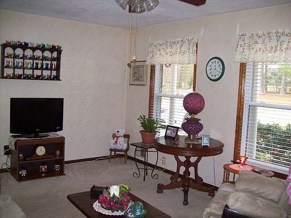 3rd image of 149 New Hope Cir