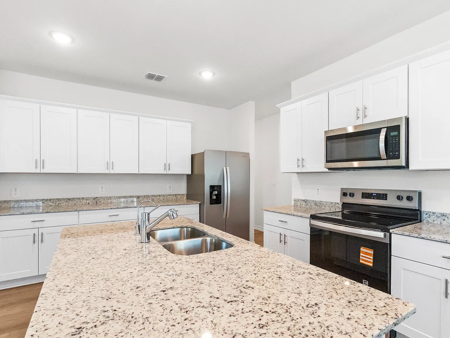 4 bed, 1937 sqft, $1,995 — Photo 4