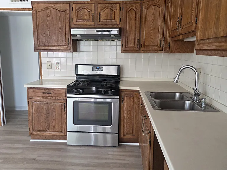 1460 Lassiter Dr — Photo 11