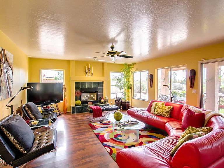1649 W Commerce Ave — Photo 4